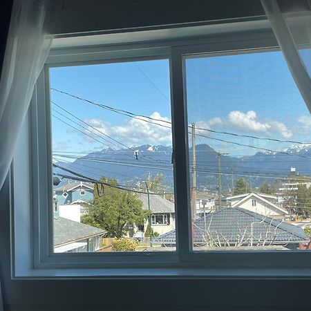 Entire New Cozy And Modern 2-Storey House 溫哥華 外观 照片